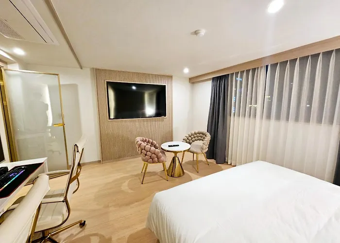 Daeyeon Grandis 酒店 3*