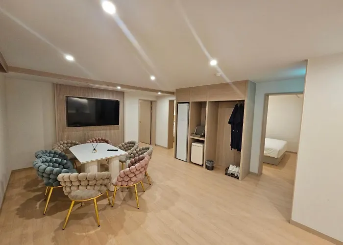 Daeyeon Grandis 酒店 3*
